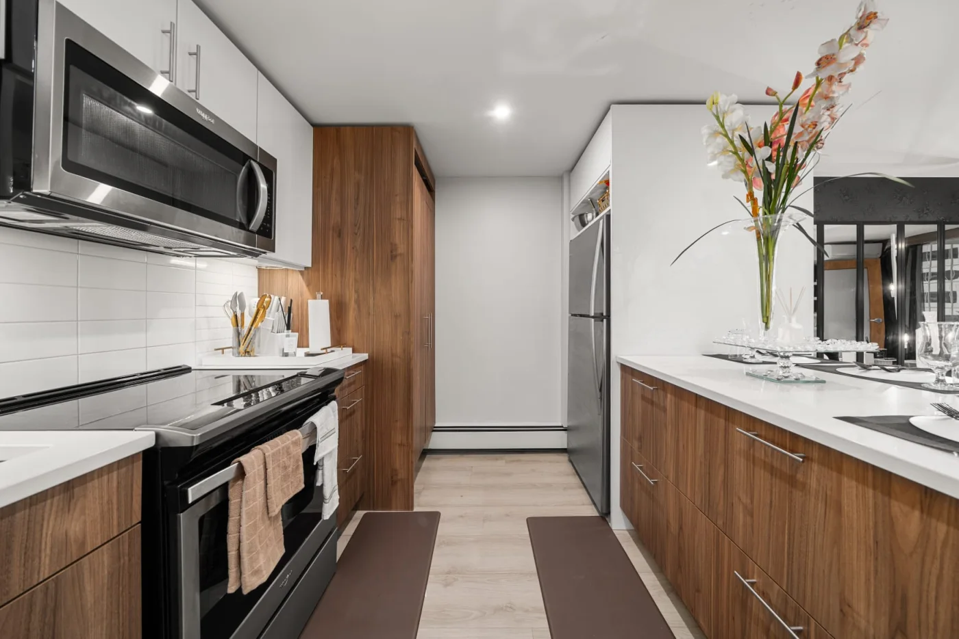 Modern fully equipped kitchen in the Downtown Calgary condo thumbnail